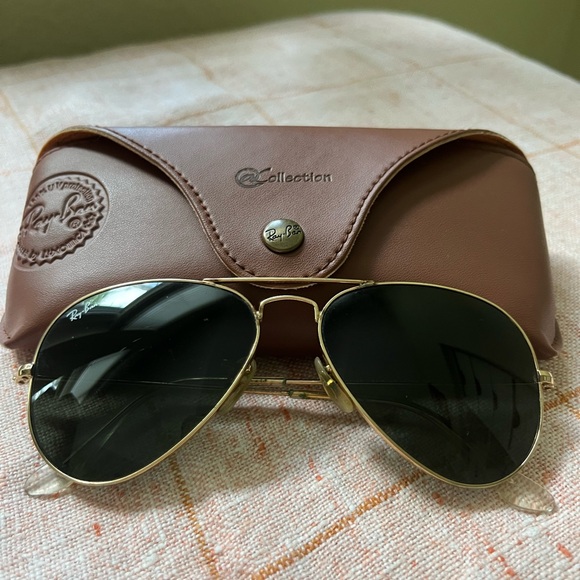 Gold Ray-Ban Aviator Sunglasses - Picture 3 of 7